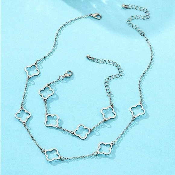Silver Four Leaf Hollow Out Necklace Bracelet Matching Set - Picture 4 of 4